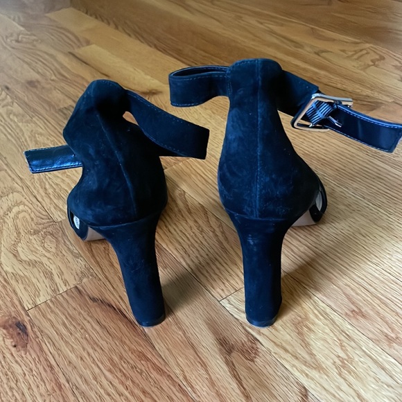 Vince Camuto ankle strap heels - Picture 3 of 4